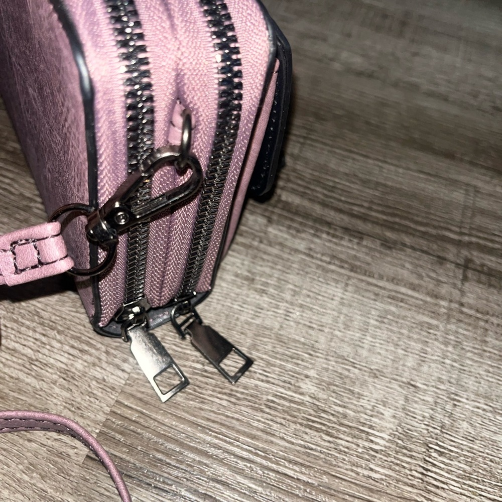 Elegant lavender Crossbody Bag - Picture 5 of 9